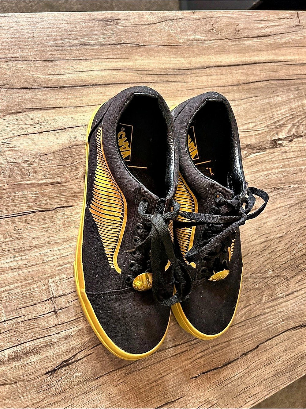 Vans Harry Potter x Old Skool 'Golden Snitch' Black & Yellow Sneakers US women9. - Picture 2 of 6